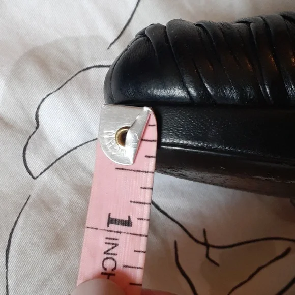 Gucci Black Leather Ankle Tie Booties 8 - Picture 14 of 15